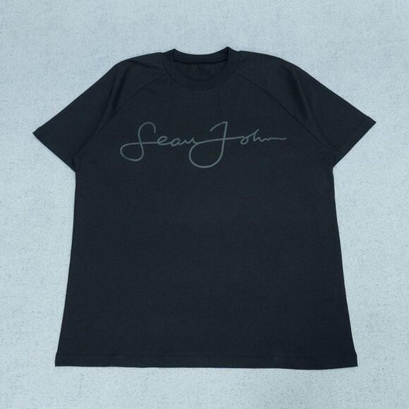 Stylish Black T Shirt With Sean John Logo And Back Design